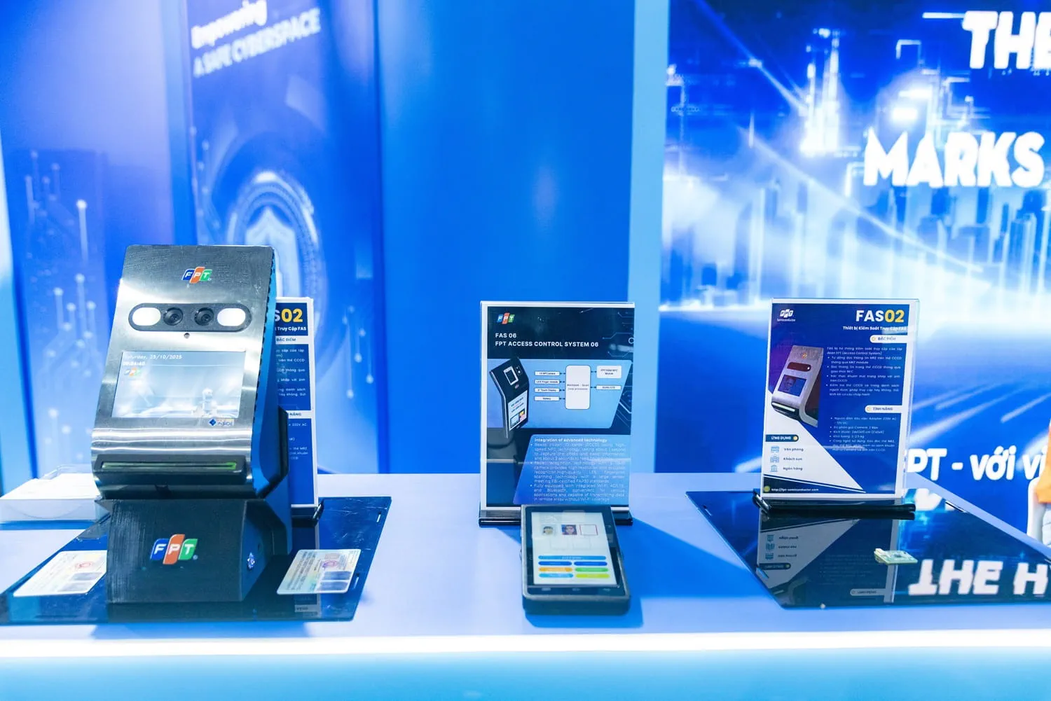 Dòng chip quản lý nguồn (FPT Access Control System) sử dụng trong các máy xác thực Căn cước công dân