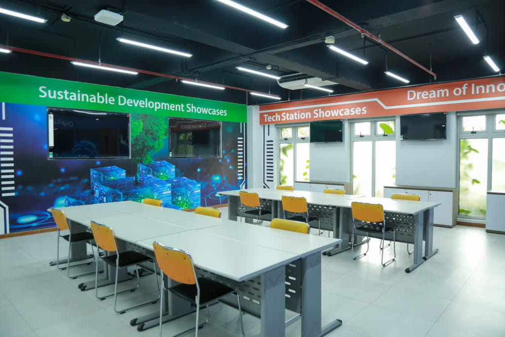 Phòng lab Innovation sẽ chính thức đi vào hoạt động và ngày 15/2, dành cho sinh viên các chuyên ngành Kỹ thuật phần mềm, Trí tuệ nhân tạo và An toàn thông tin.