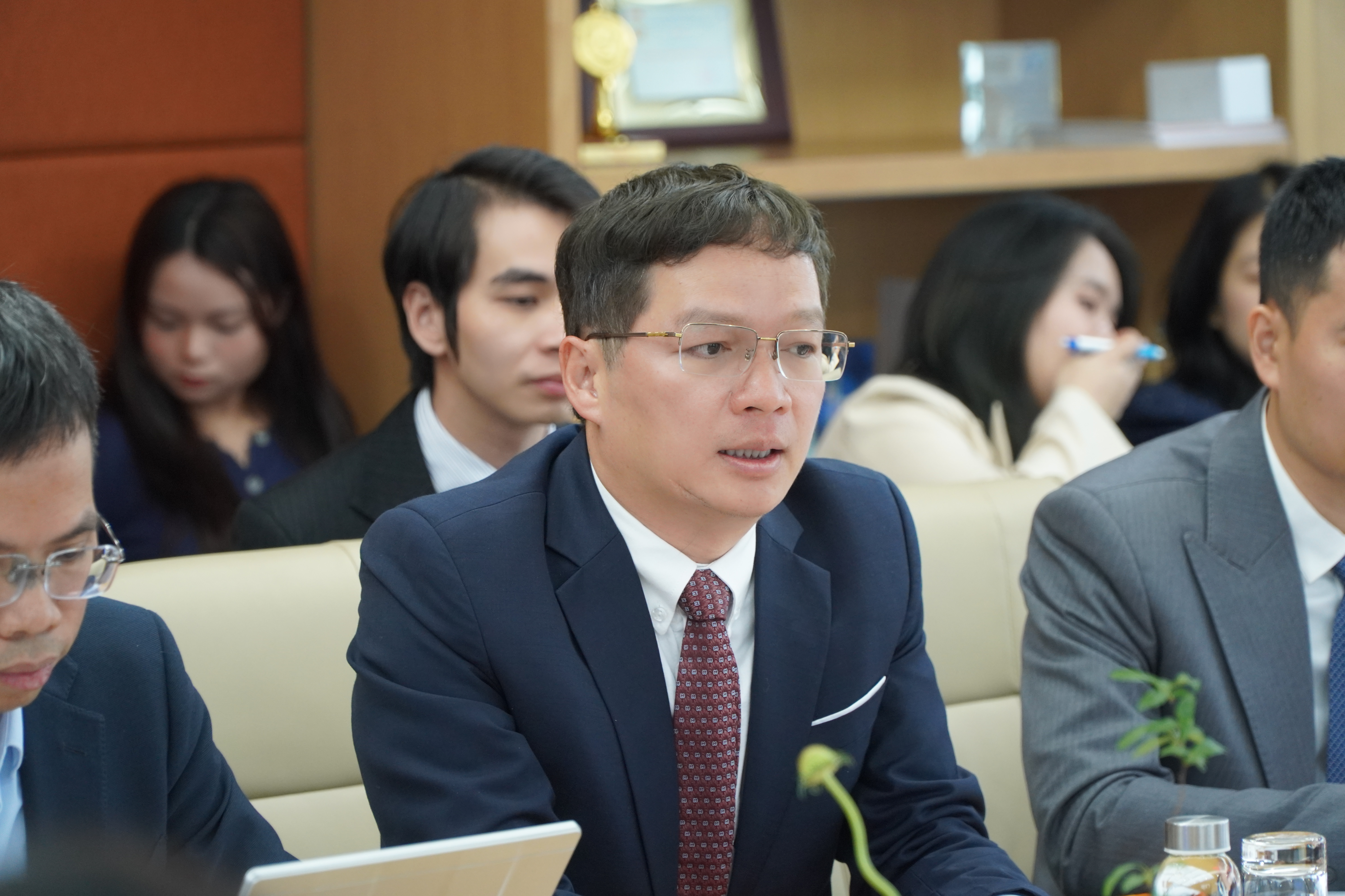 Mr. Tran Dang Hoa, FPT Corporation, speaking at the event.