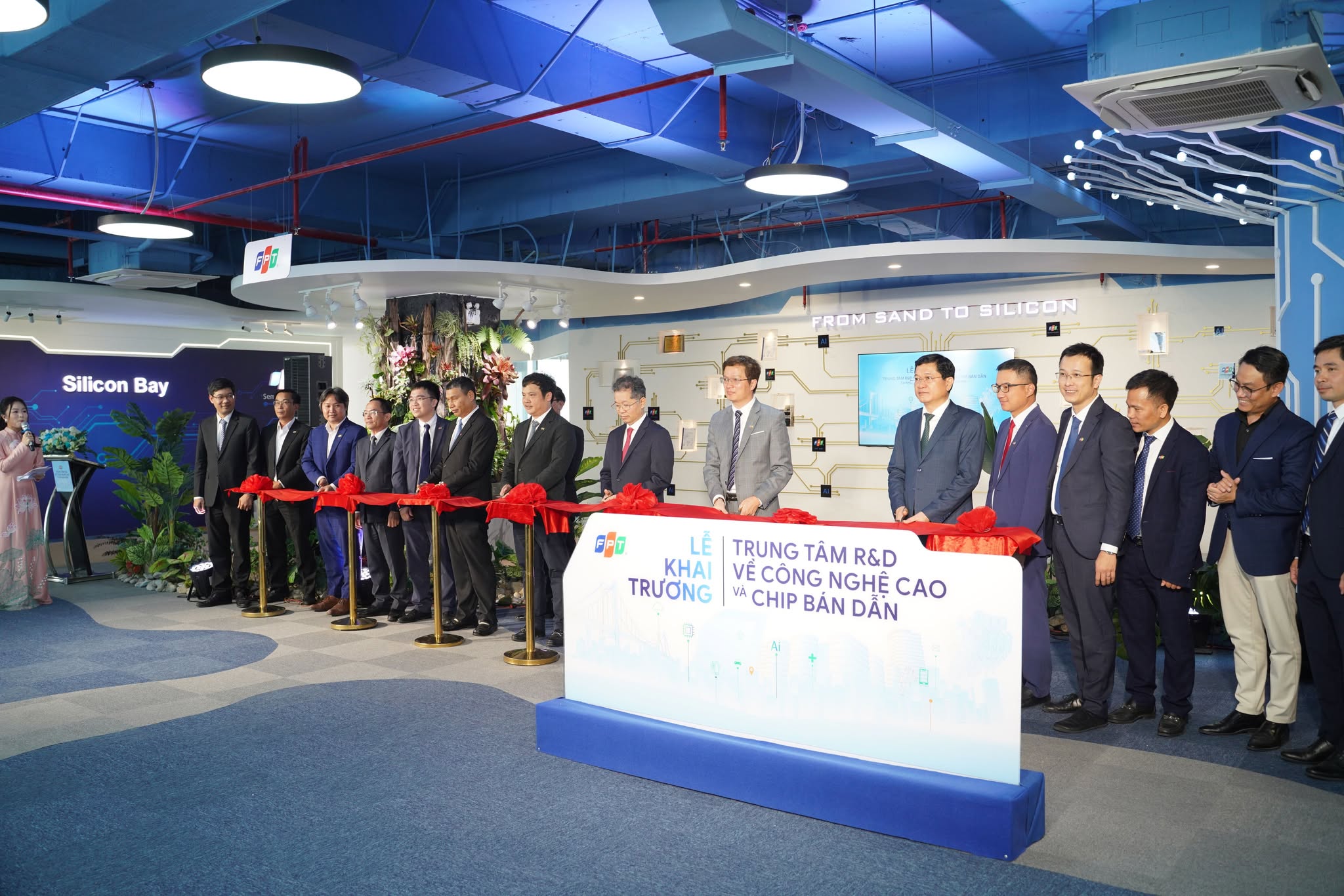 FPT launches first high-tech and semiconductor R&D center at Da Nang’s Software Park No. 2