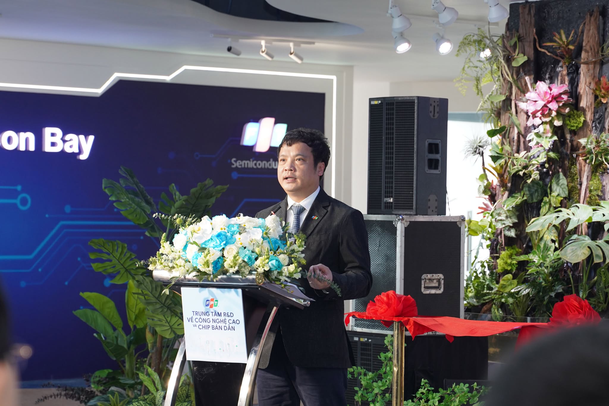 Ông Nguyễn Văn Khoa, Tổng giám đốc FPT cam kết phát triển Trung tâm R&D  đóng vai trò thúc đẩy đổi mới sáng tạo tại Đà Nẵng.