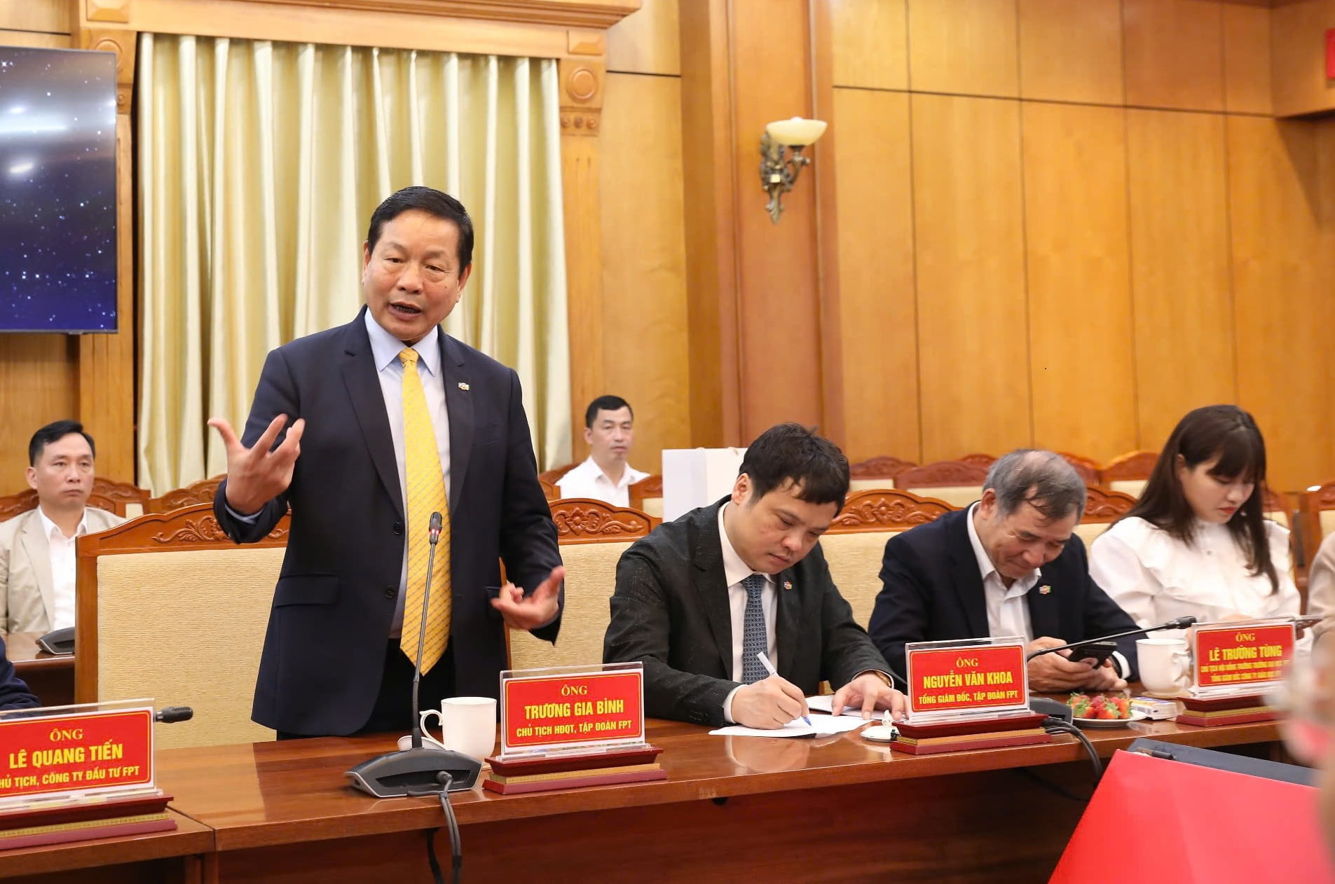 Mr. Truong Gia Binh - Chairman of FPT Corporation's Board of Directors, spoke at the event.