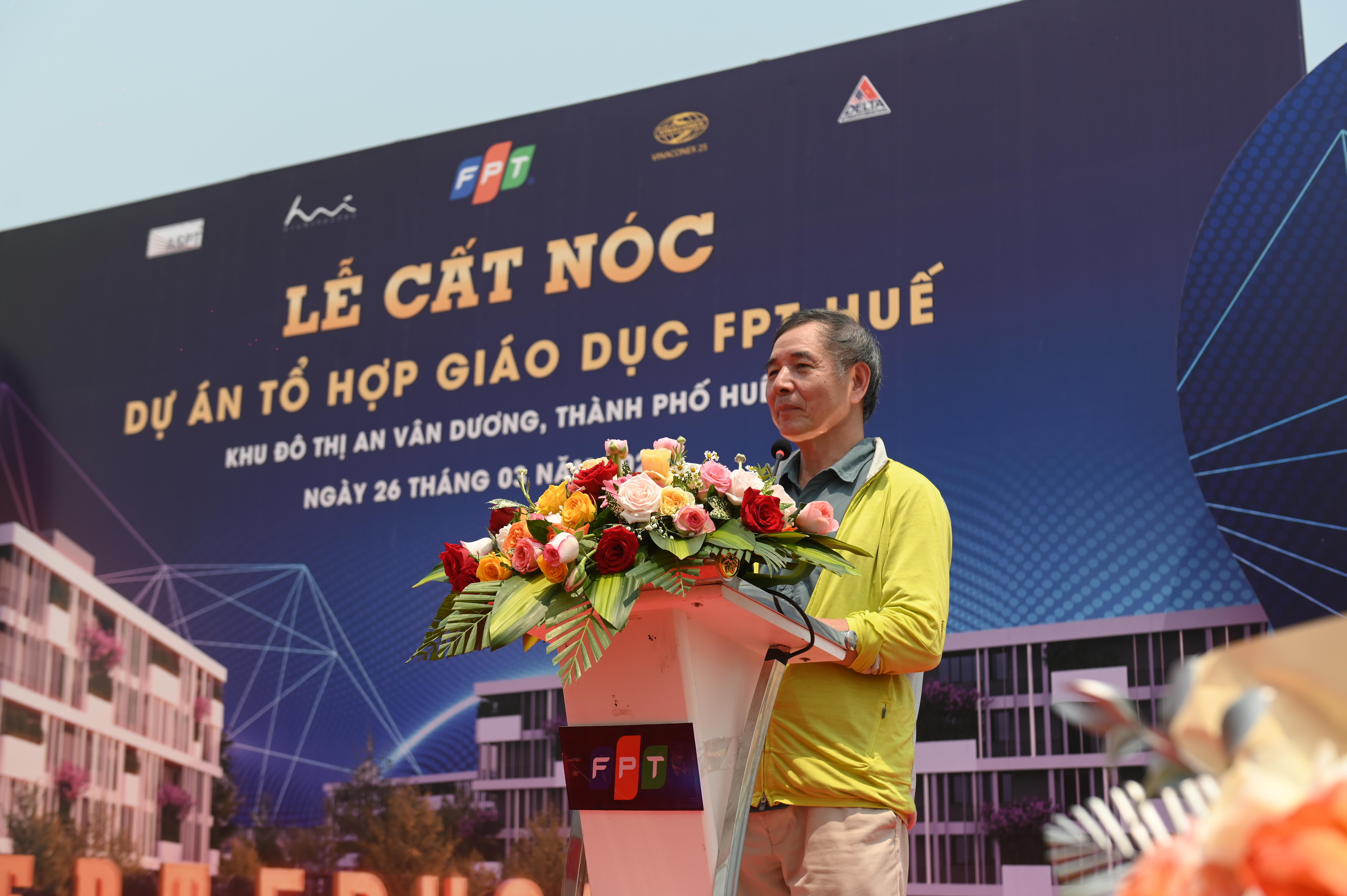 Ông Lê Trường Tùng, Chủ tịch Hội đồng Trường Đại học FPT chia sẻ tại buổi lễ