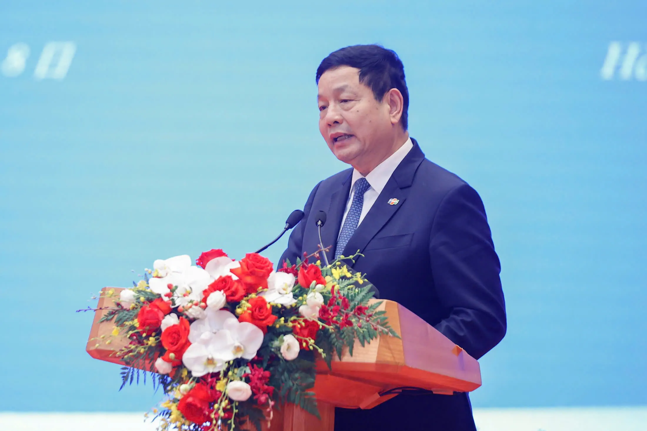 Mr. Truong Gia Binh, Chairman of the Board of Directors of FPT Corporation, delivers remarks at the Vietnam–Japan Cooperation Forum on High Technology, Green Transformation, and Semiconductors.