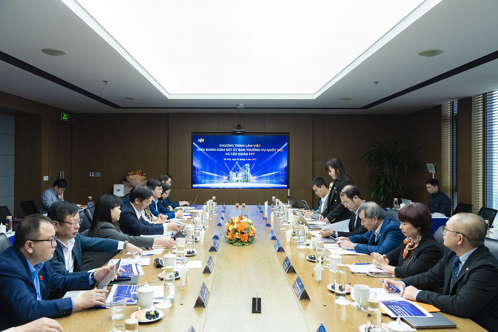 The working session between FPT Corporation and the National Assembly Standing Committee's Supervisory Delegation was held on April 2.