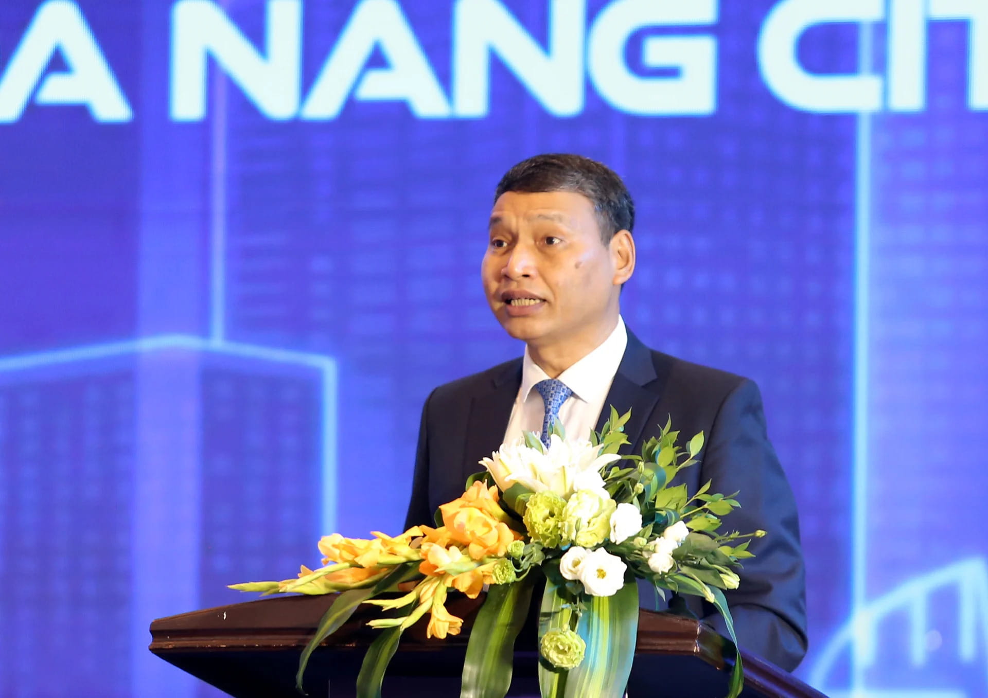 Mr. Ho Ky Minh, Standing Vice Chairman of the Da Nang People’s Committee, delivers remarks at the seminar. Photo: Nha Dau Tu