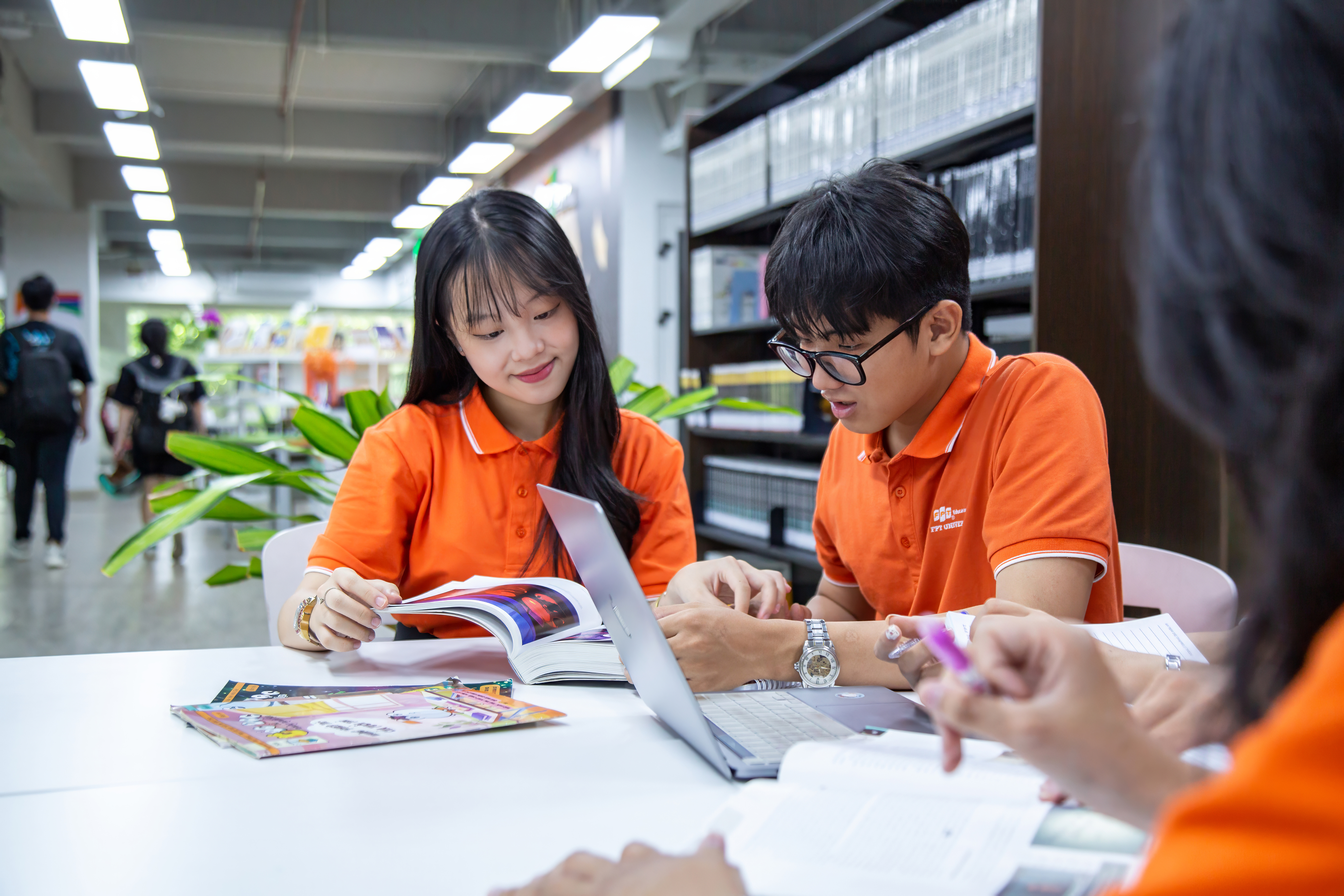 Thời đại thay đổi, xã hội thay đổi, việc học cũng sẽ thay đổi. Quan trọng là khả năng tự học.