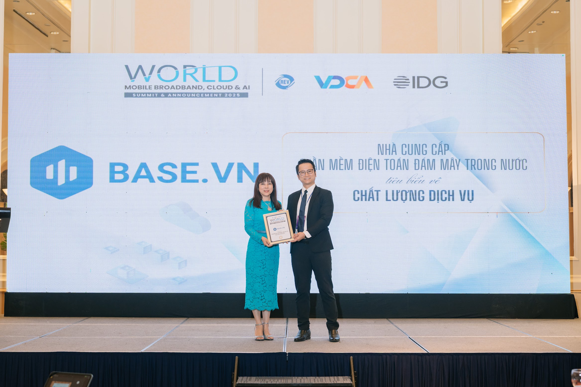 Base.vn đạt giải thưởng nhà cung cấp phần mềm điện toán đám mây trong nước tiêu biểu về chất lượng dịch vụ (Ảnh: Base.vn)
