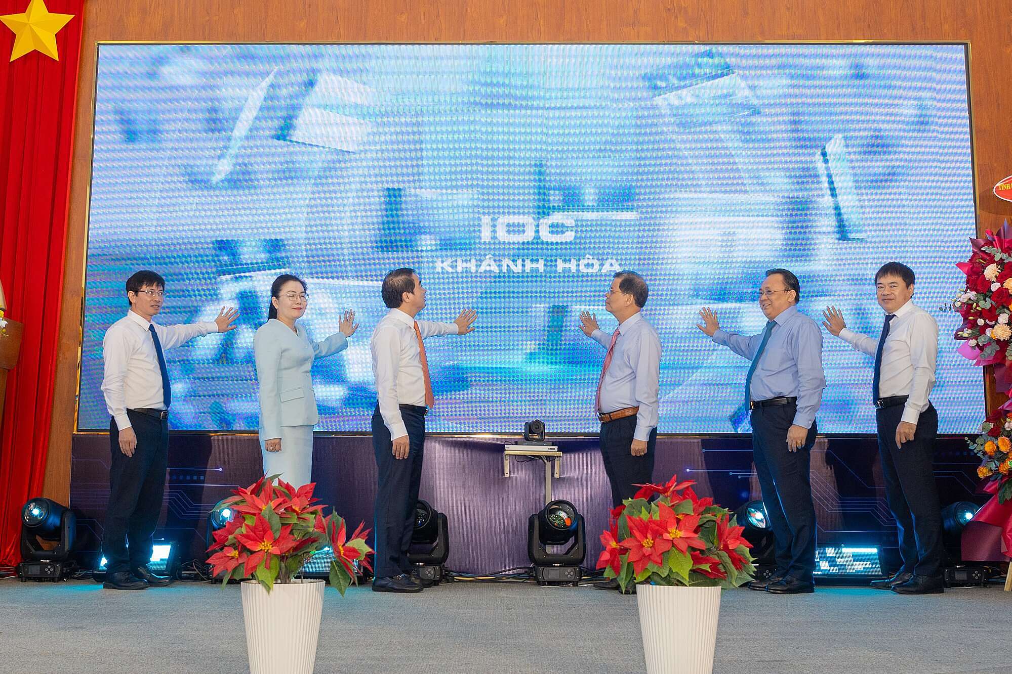 Nghi thức ra mắt Trung tâm IOC Khánh Hòa.