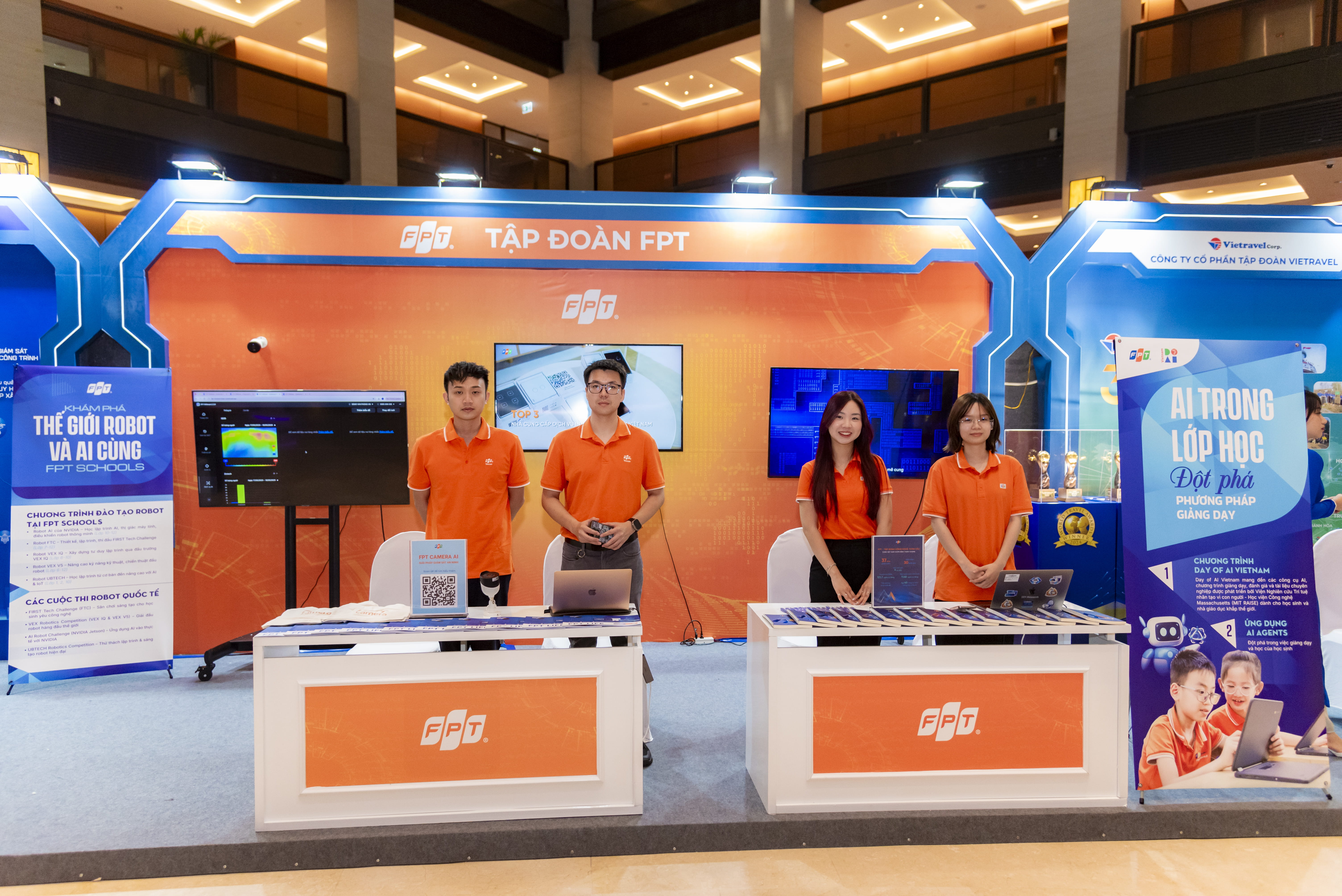 FPT Corporation’s booth at the National Conference on implementing Resolutions No. 66-NQ/TW and No. 68-NQ/TW.