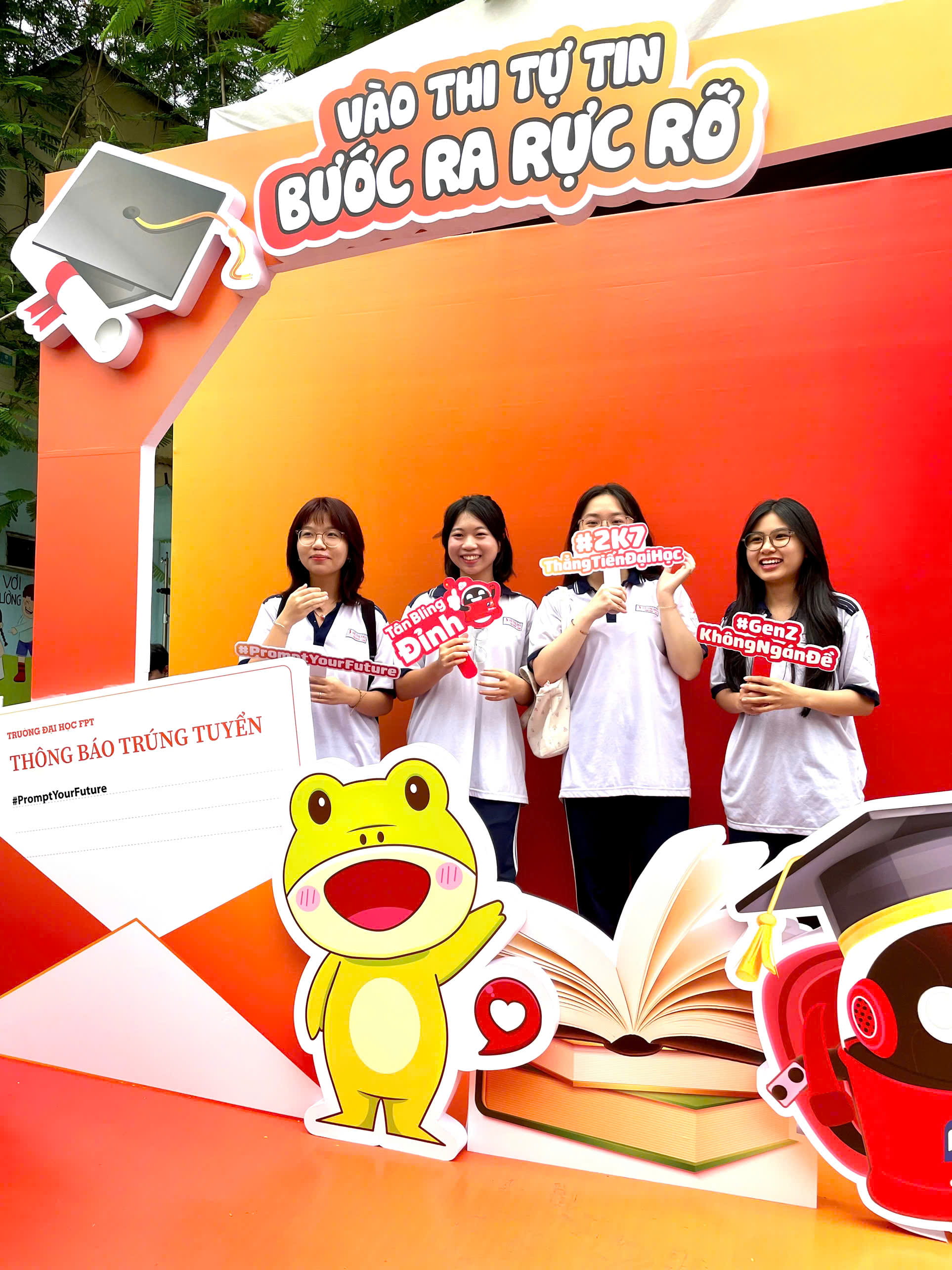 Photobooth welcomes and supports students