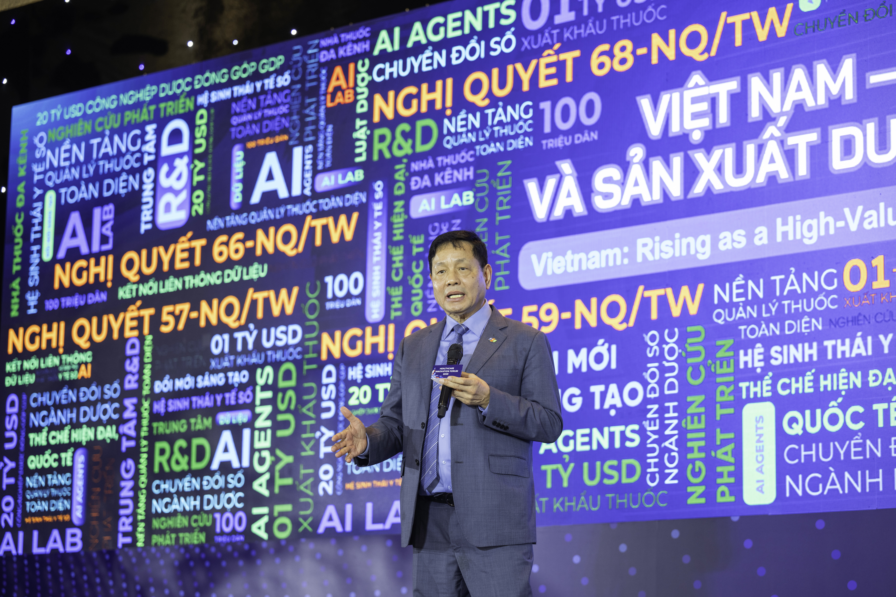 Mr. Trương Gia Bình, Chairman of the Board of Directors of FPT, proposed the public–private partnership model to develop the digital healthcare ecosystem.