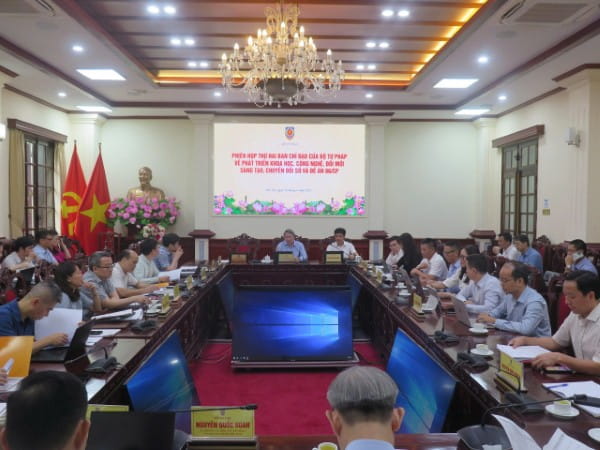 Toàn cảnh buổi họp giữa FPT và Bộ Tư pháp.