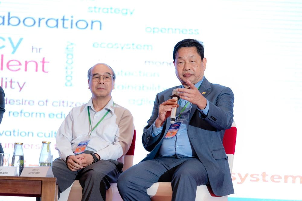 FPT Chairman Truong Gia Binh shares that it is crucial to create an environment where talented people can both work and pass on their knowledge and ideals to the next generation.