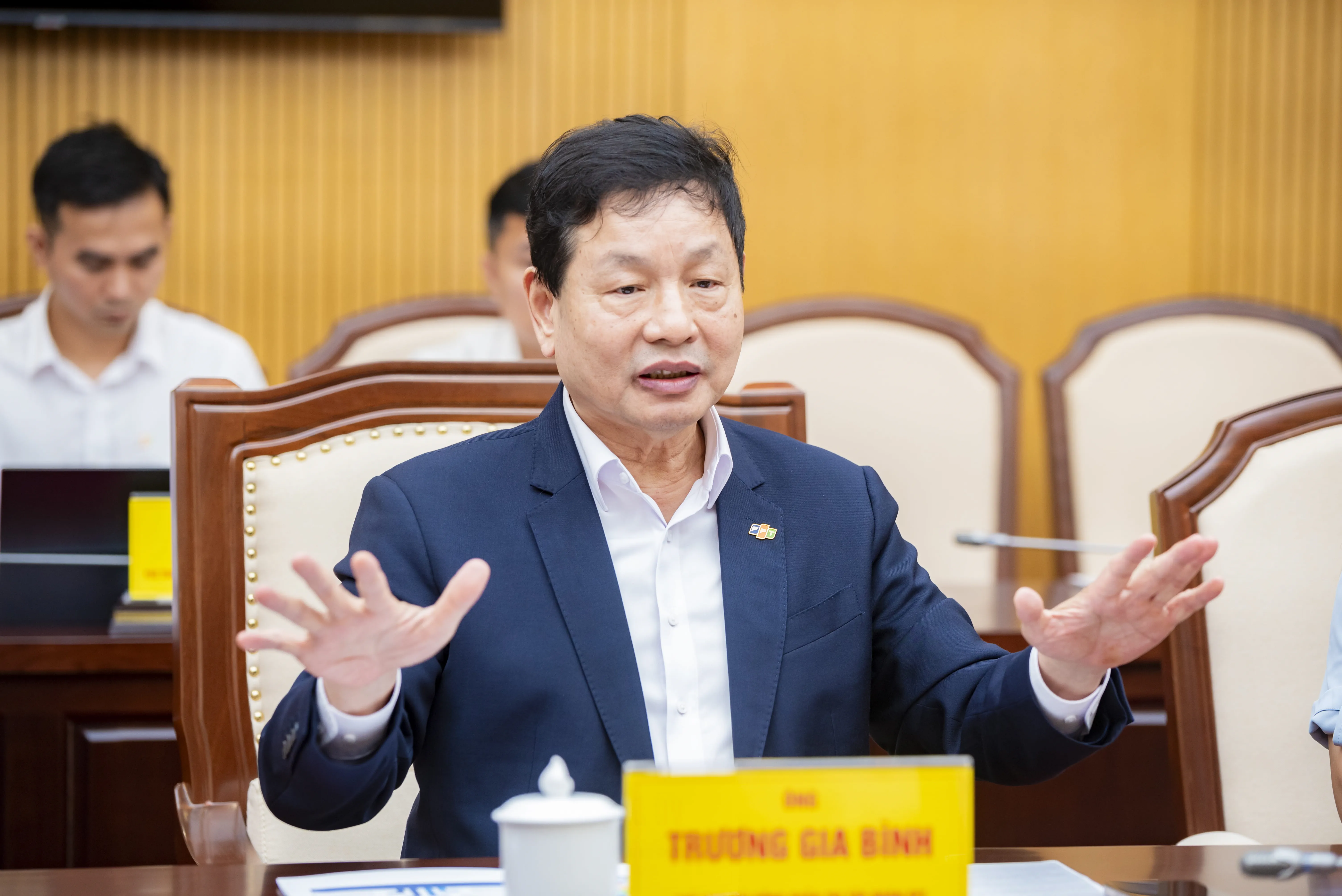 Mr. Truong Gia Binh, Chairman of the Board of Directors of FPT Corporation, expressed his wish that FPT would take the lead in reorganizing the country of Quang Ninh.