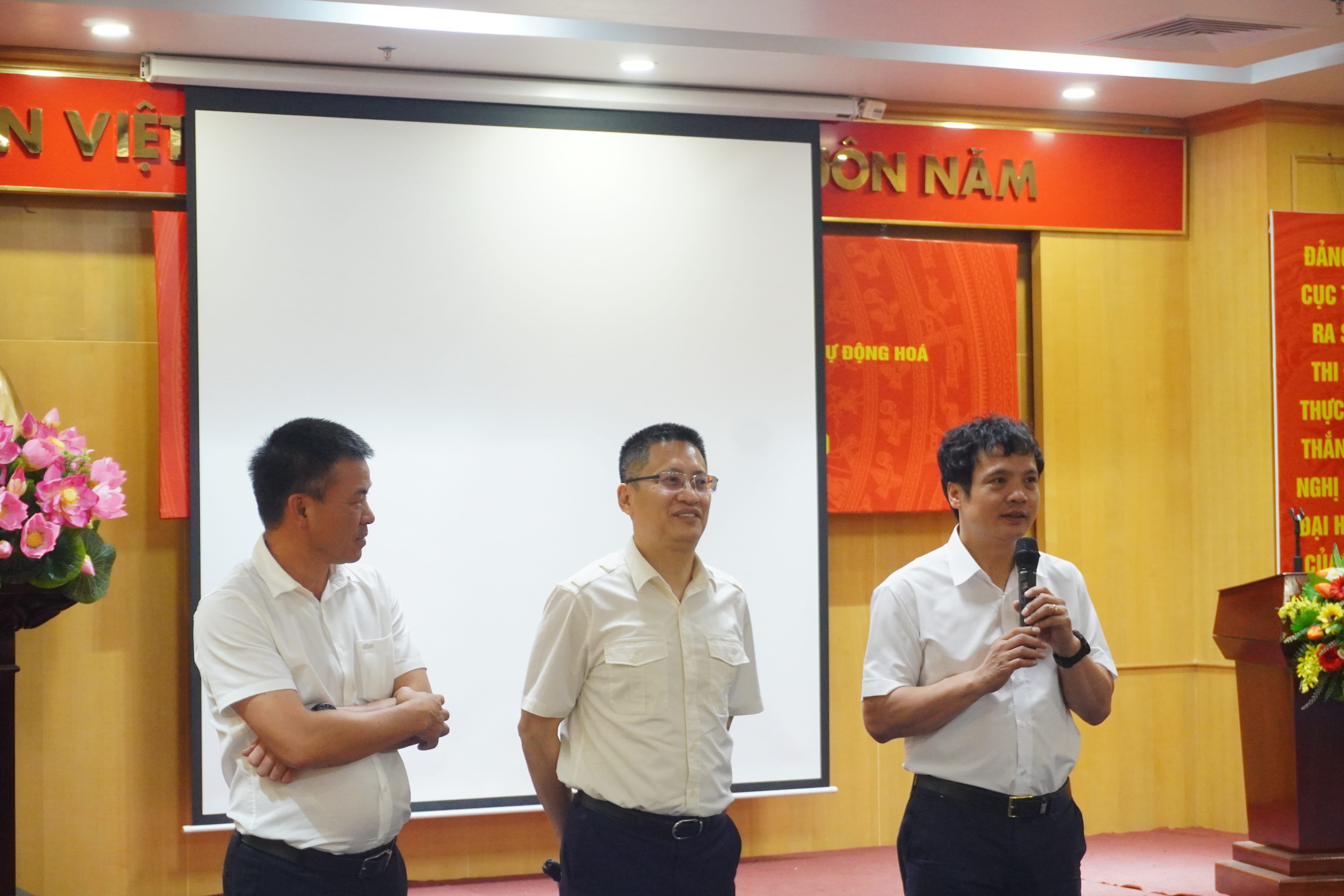 Mr Nguyễn Văn Khoa – CEO of FPT Corporation affirms that FPT always stands ready to accompany the nation in its digital transformation.