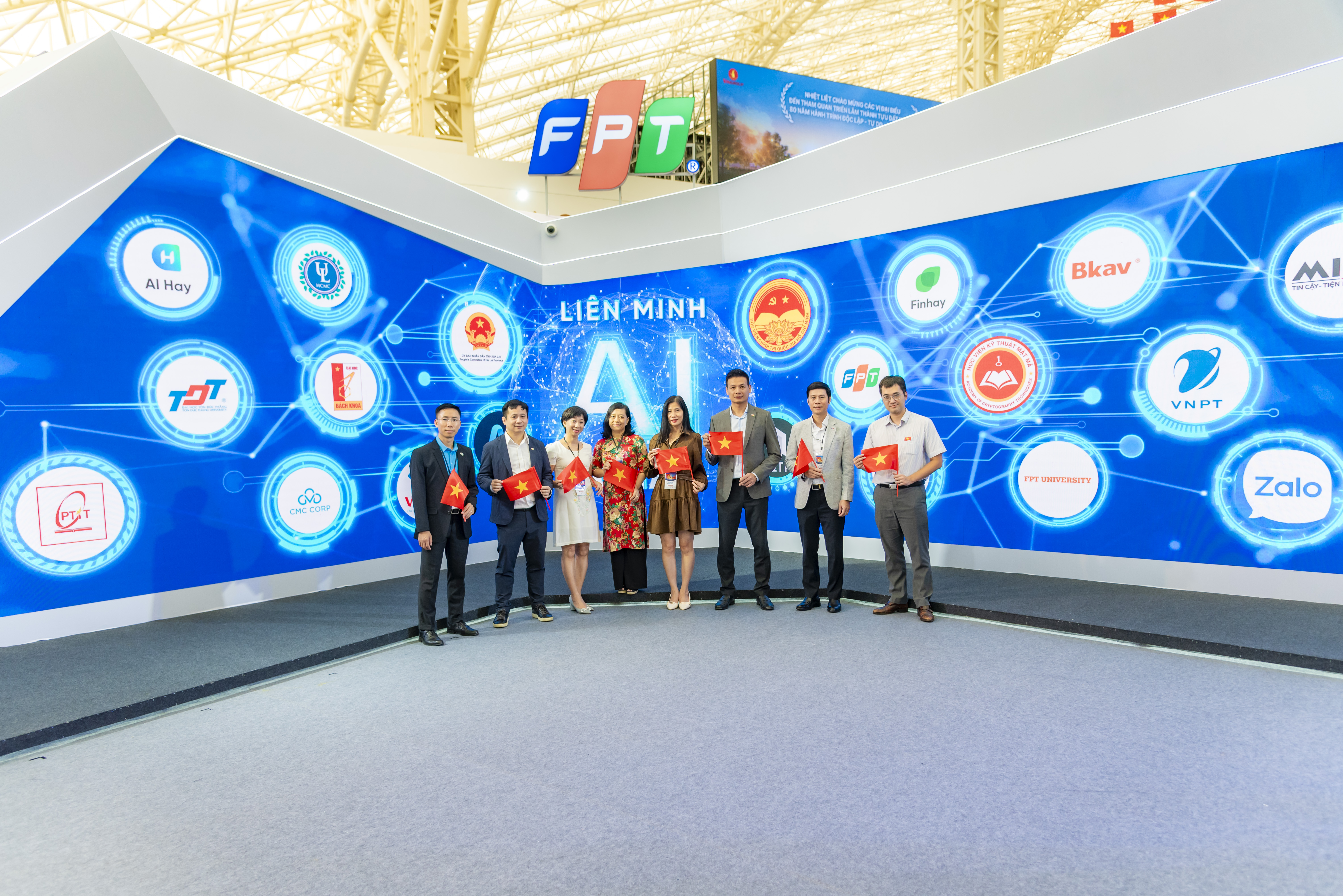 FPT khởi xướng Liên minh AI Âu Lạc với mục tiêu quy tụ các tổ chức, doanh nghiệp công nghệ, viện nghiên cứu, trường đại học cùng xây dựng một nền tảng AI vững mạnh, an toàn và mang bản sắc Việt.