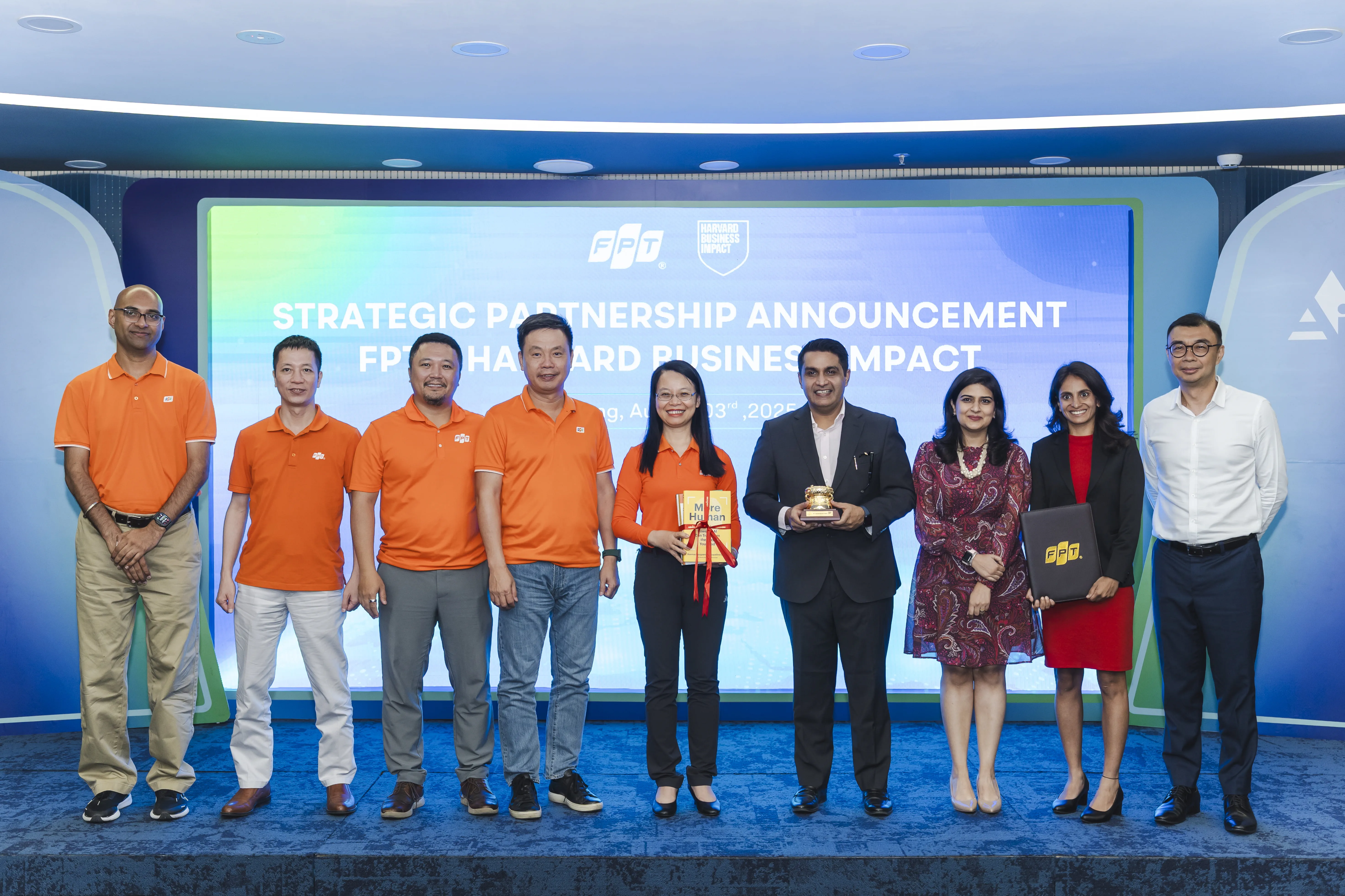 The signing ceremony between FPT and Harvard Business Impact took place in Da Nang.