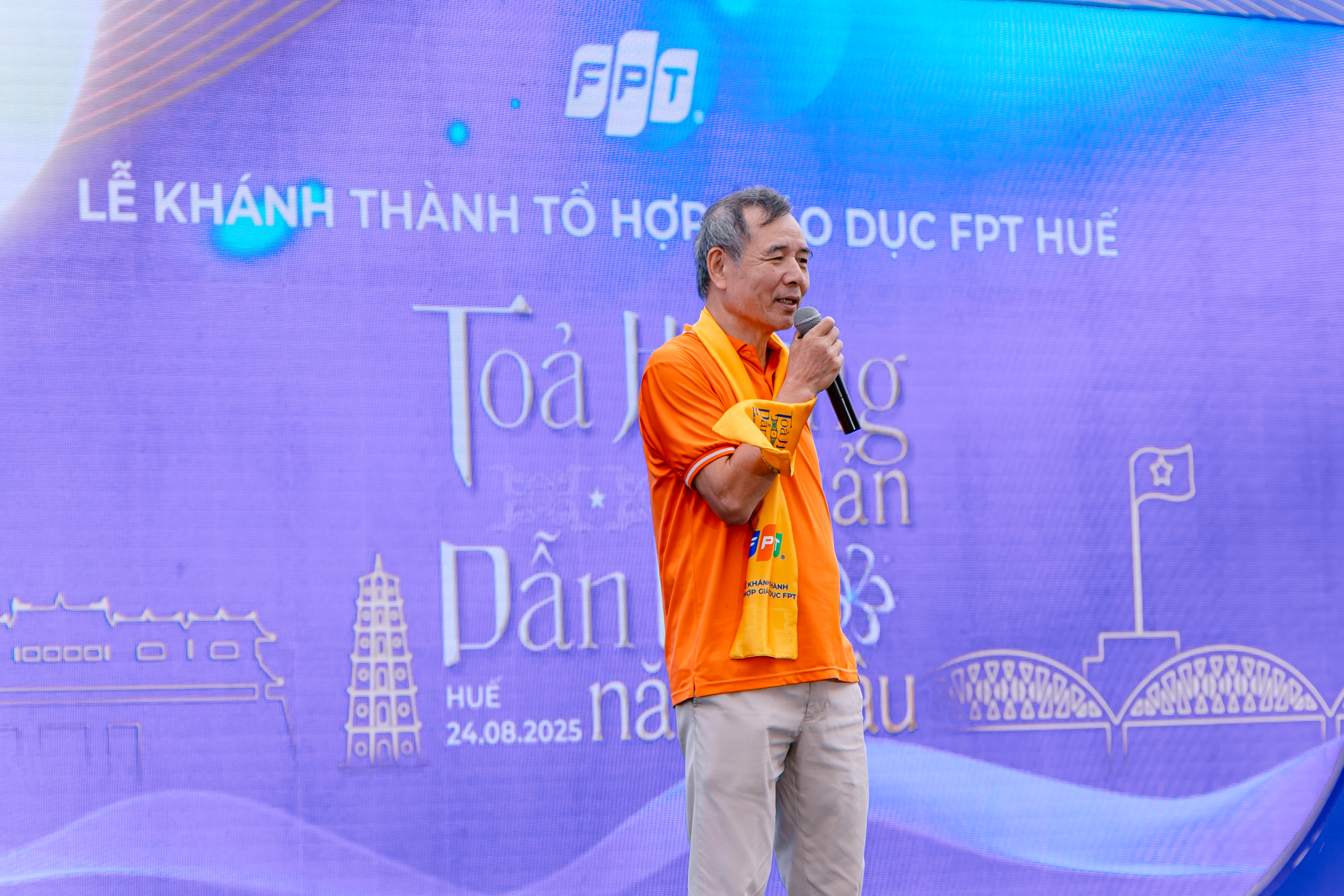 Ông Lê Trường Tùng, Chủ tịch Hội đồng trường, Trường Đại học FPT phát biểu tại buổi lễ