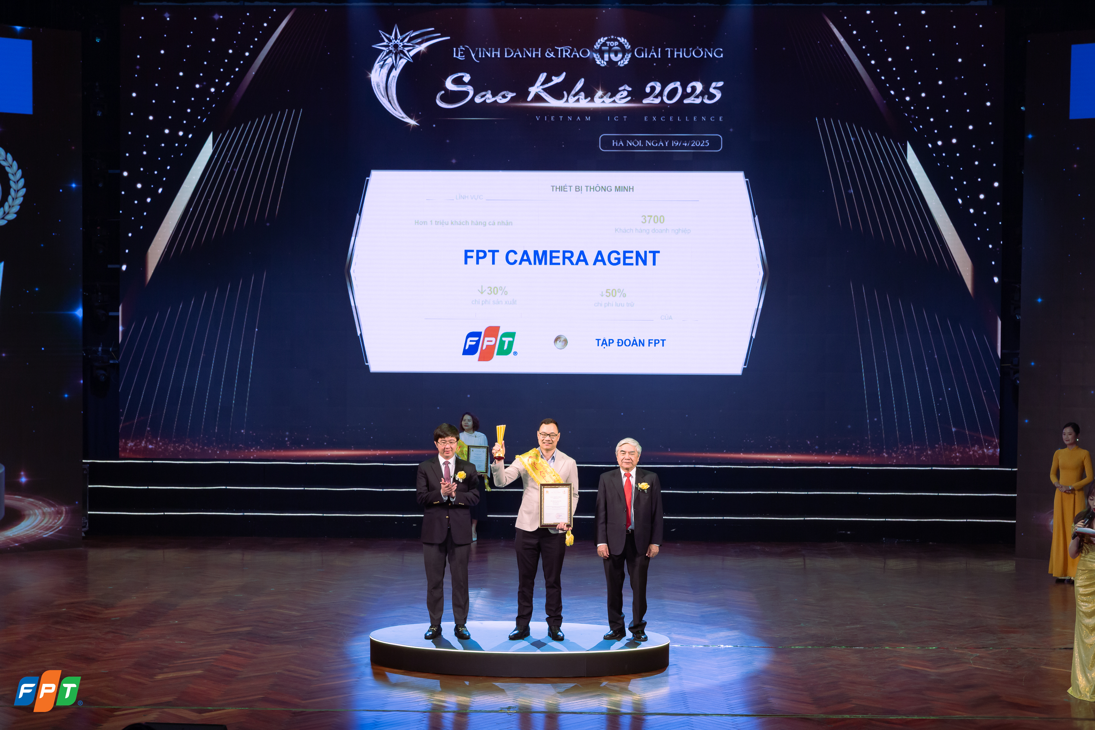 FPT Camera Agent được vinh danh Top 10 Sao Khuê 2025. FPT Camera Agent được tích hợp AI nhận diện khuôn mặt, phát hiện chuyển động, gửi cảnh báo tức thì, cùng trải nghiệm xem trực tuyến và xem lại mượt mà trên ứng dụng quản trị đa nền tảng FPT Camera.